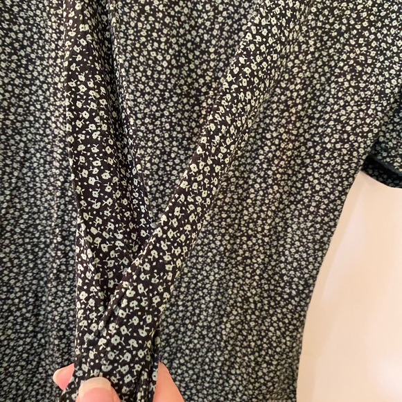 9 h15 brand green and black top with tie - Picture 4 of 5